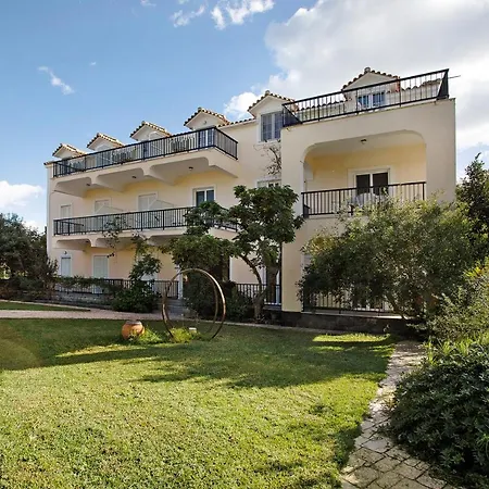 Apartman Dolphin 7 *